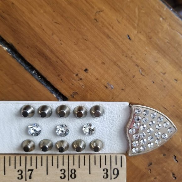 White Bling Gold Tone Studs Fluer De Lis Faux Leather Belt, Sz M / L Sparkle! - Picture 13 of 15